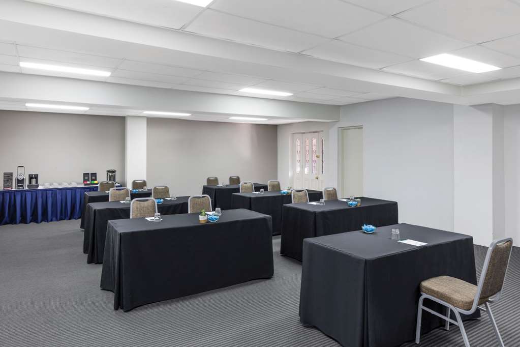 Adina Serviced Apartments Canberra Kingston Exterior photo